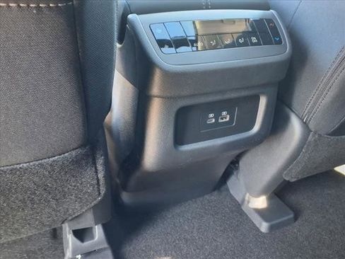 New 2025 Nissan Pathfinder SV image 31