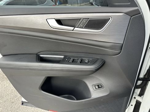 Used 2024 Volkswagen Atlas Cross Sport SE FWD image 21