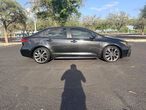 Used 2022 Toyota Corolla SE FWD image 4