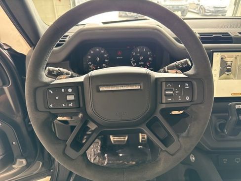 Used 2024 Land Rover Defender 90 V8 image 40