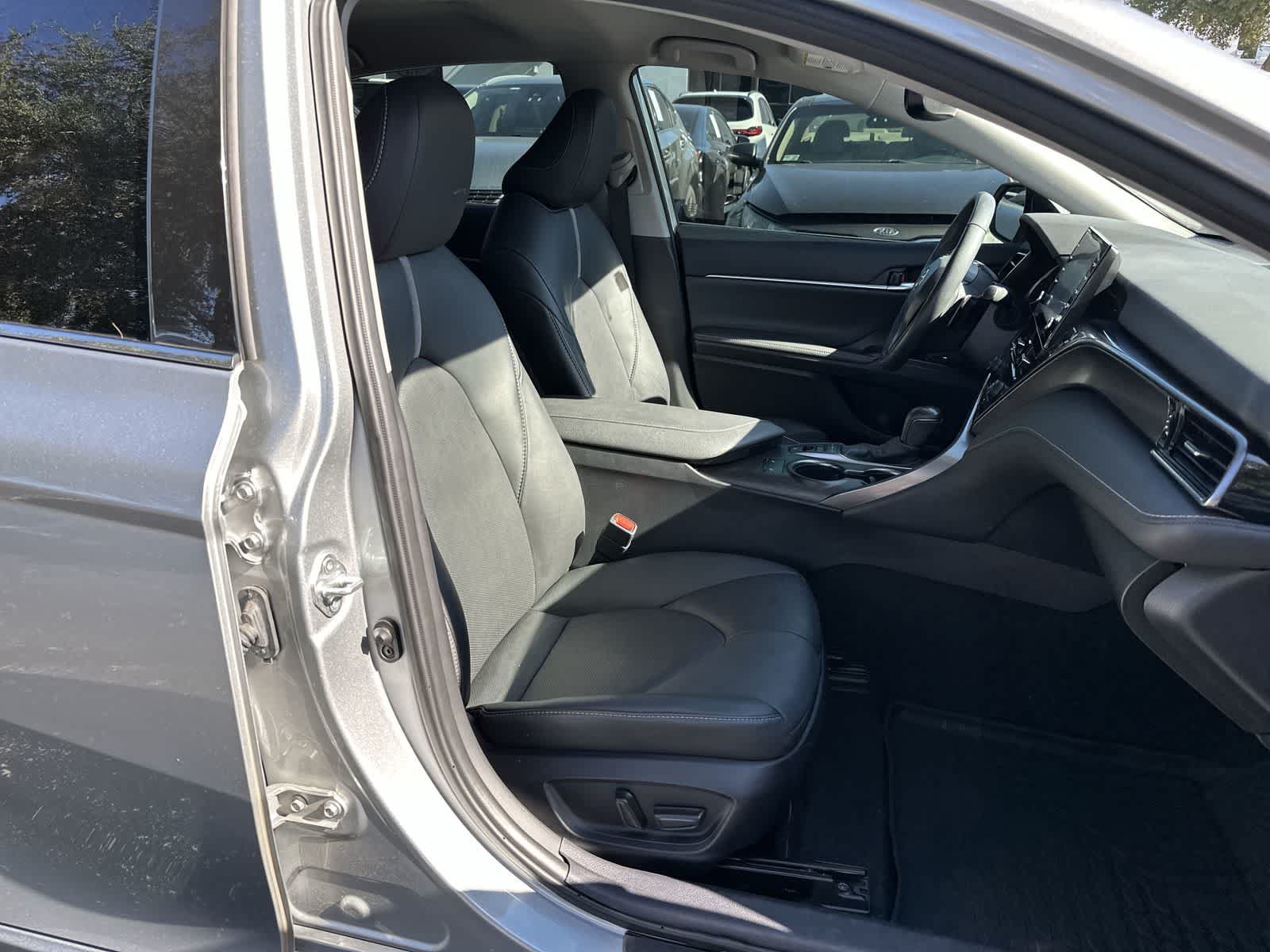 Used 2024 Toyota Camry XSE FWD image 9