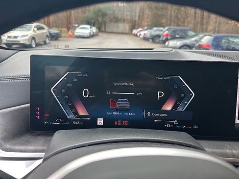 Used 2024 BMW X5 xDrive40i w/ M Sport Package image 12