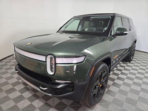 Used 2024 Rivian R1S Adventure image 1
