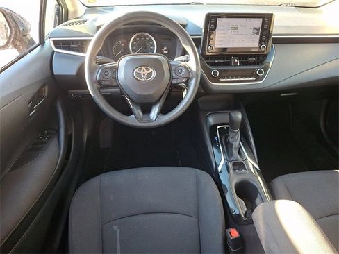 Used 2022 Toyota Corolla LE image 11