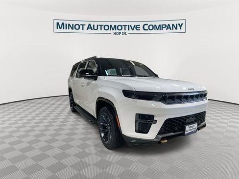 New 2026 Jeep Grand Wagoneer L 4WD image 2