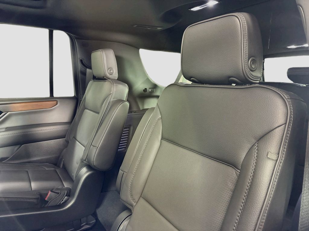 New 2026 GMC Yukon XL Denali w/ Denali Reserve Package AWD/4WD image 25