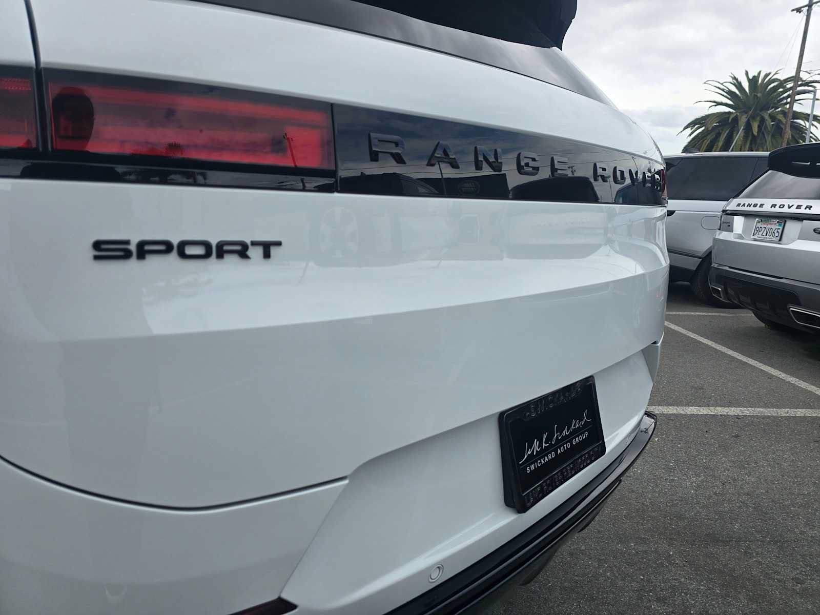 New 2026 Land Rover Range Rover Sport Dynamic SE AWD/4WD image 13