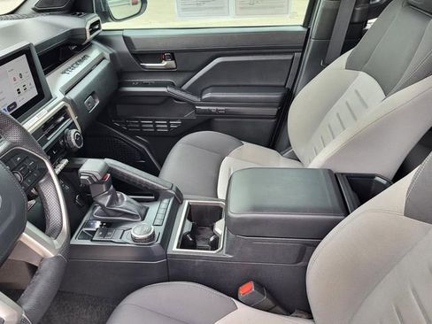 Used 2024 Toyota Tacoma TRD Sport w/ TRD Sport Upgrade Package image 10