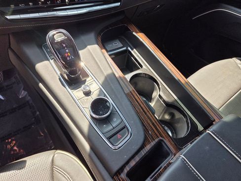 Used 2023 Cadillac Escalade Premium Luxury image 28