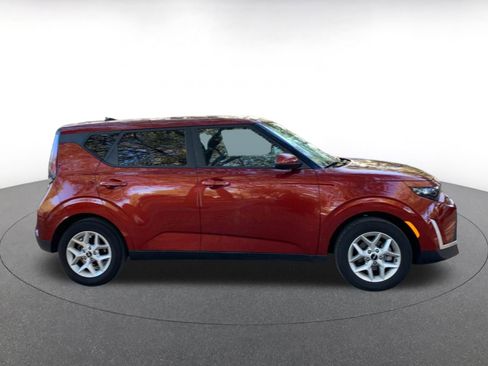 Used 2025 Kia Soul LX w/ LX Technology Package image 8