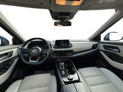 Used 2022 Nissan Rogue SV w/ SV Premium Package image 18