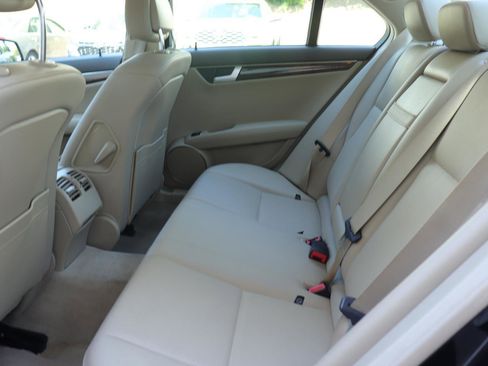 Used 2013 Mercedes-Benz C 250 Luxury image 13