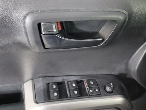 Used 2022 Toyota Tacoma SR5 w/ Technology Package RWD image 19