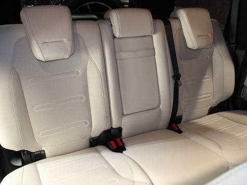 Used 2022 Mercedes-Benz G 550 G 550 AMG Line w/ Exclusive Interior Package image 39