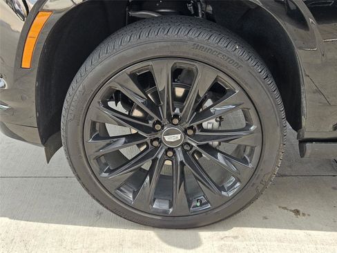 Used 2025 Cadillac Escalade Sport Platinum w/ LPO, ONYX Package AWD/4WD image 5