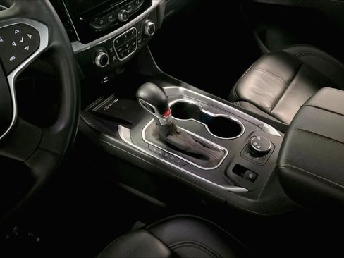 Used 2023 Chevrolet Traverse RS image 15