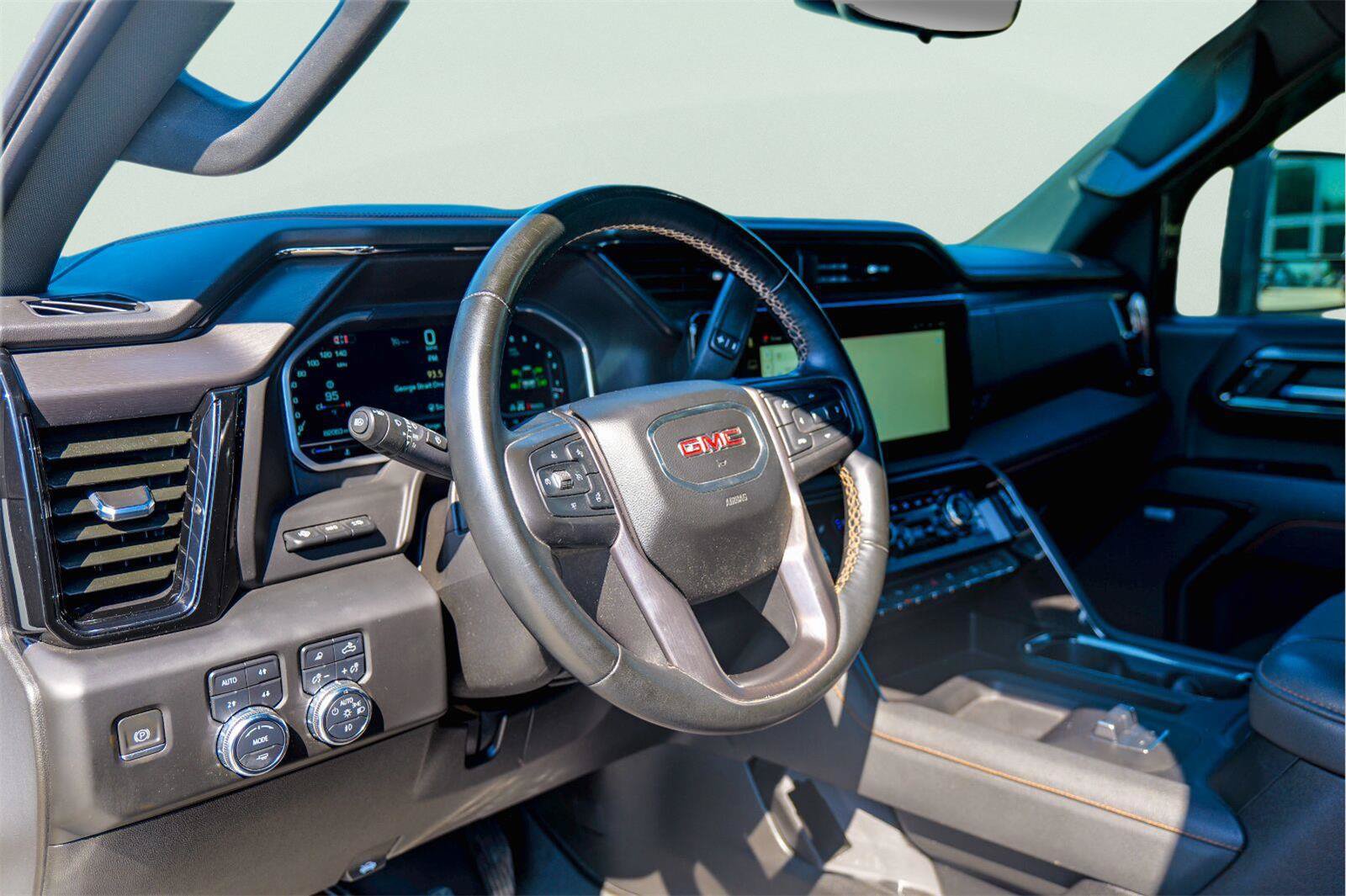 Used 2024 GMC Sierra 2500 AT4 w/ Technology Package AWD/4WD image 26