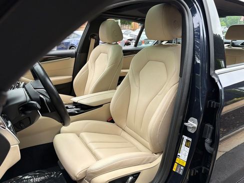 Used 2019 BMW 530e w/ Convenience Package RWD image 26