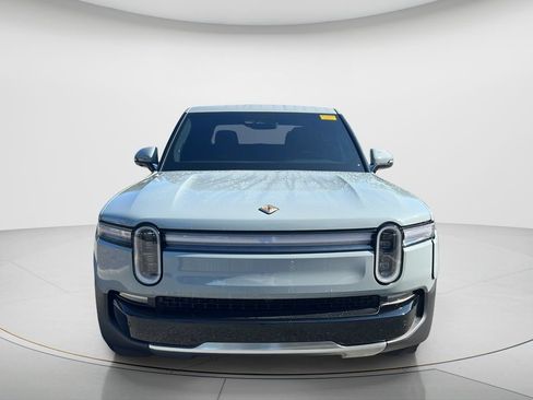 Used 2025 Rivian R1T Adventure Dual AWD/4WD image 2