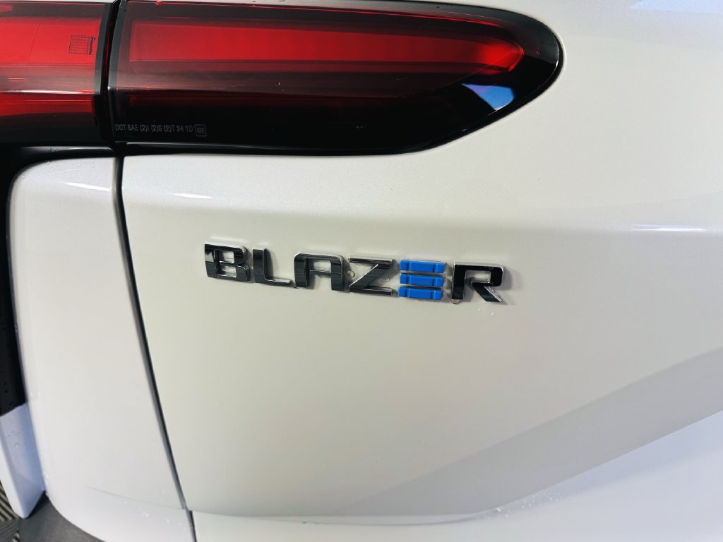 Used 2024 Chevrolet Blazer EV LT AWD/4WD image 26