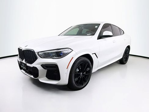 Used 2022 BMW X6 xDrive40i w/ Executive Package image 3