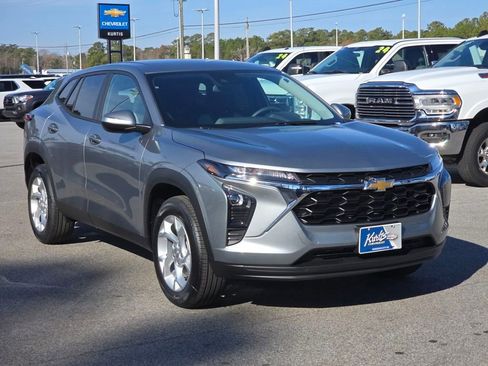 New 2026 Chevrolet Trax LS w/ LS Convenience Package image 7