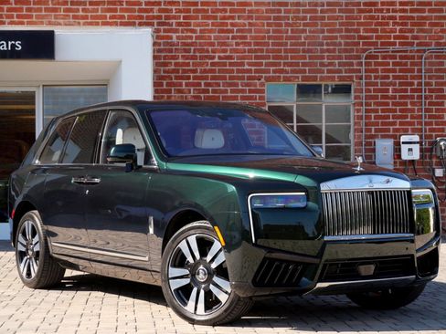 New 2026 Rolls-Royce Cullinan AWD/4WD image 19