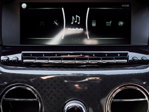 Used 2022 Rolls-Royce Cullinan Black Badge w/ Dark Exterior Package image 66