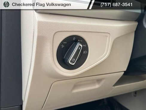 Used 2023 Volkswagen Atlas SE w/ Black Wheel Package AWD/4WD image 16