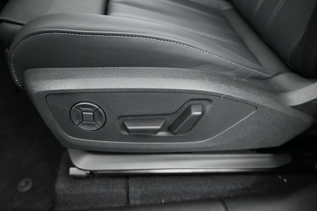 New 2027 Audi Q6 e-tron Premium Plus AWD/4WD image 7