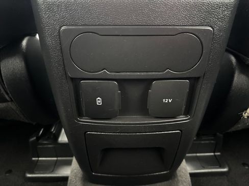 Used 2023 Ford Explorer XLT w/ Equipment Group 202A AWD/4WD image 39