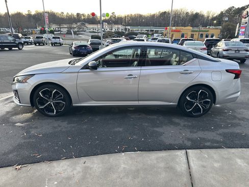 Used 2024 Nissan Altima 2.5 SR image 5