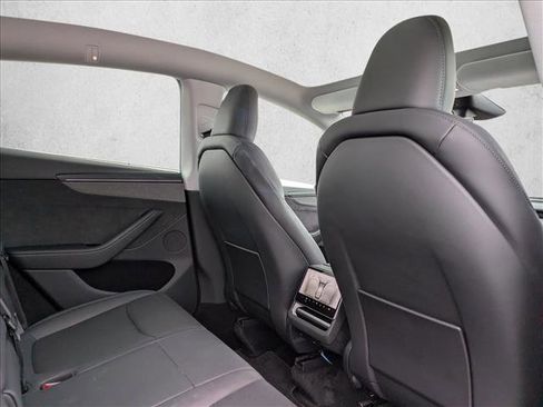 Used 2026 Tesla Model Y AWD image 25