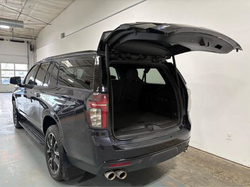 Used 2024 Chevrolet Suburban RST w/ Sport Performance Package AWD/4WD image 4