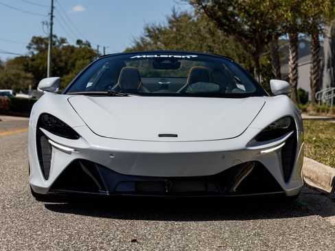 New 2025 McLaren Artura Spider image 7