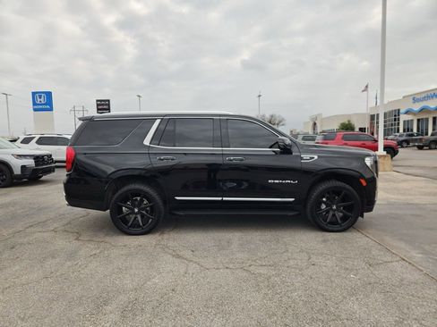 Used 2024 GMC Yukon Denali w/ Advanced Technology Package AWD/4WD image 2