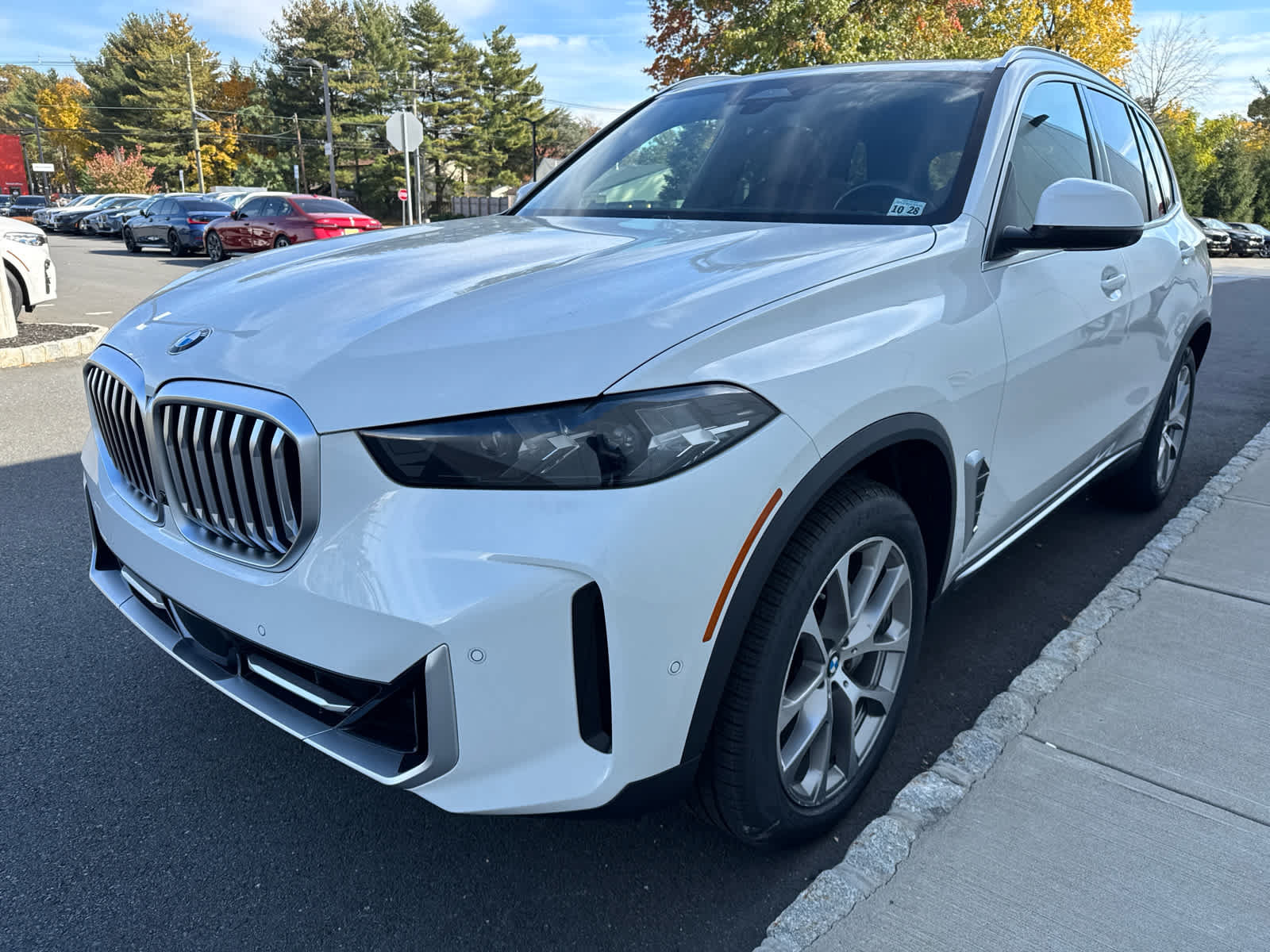 Used 2024 BMW X5 xDrive40i w/ Parking Assistance Package AWD/4WD image 4