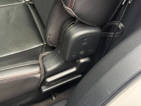 Used 2018 Ford Explorer Sport AWD/4WD image 32