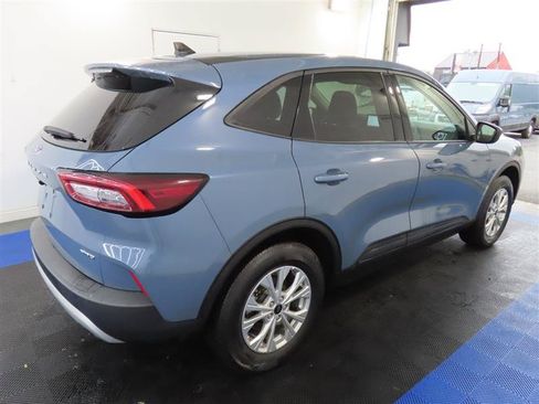 Used 2025 Ford Escape Active AWD/4WD image 15