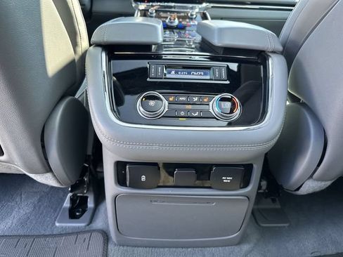 Used 2019 Lincoln Navigator Reserve AWD/4WD image 31