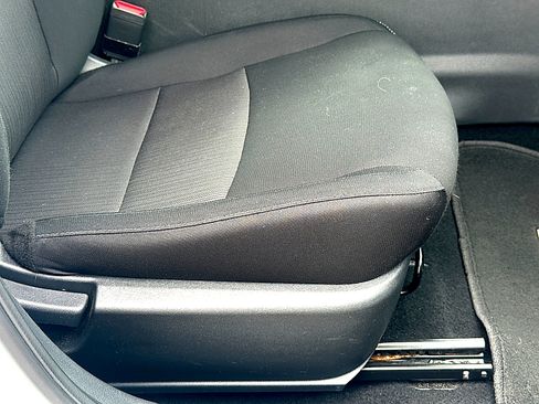 Used 2025 Nissan Sentra SV FWD image 26