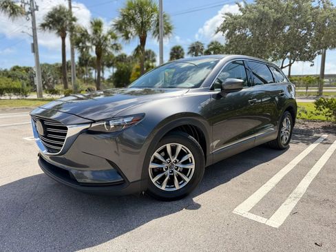 Used 2018 MAZDA CX-9 Touring FWD image 2