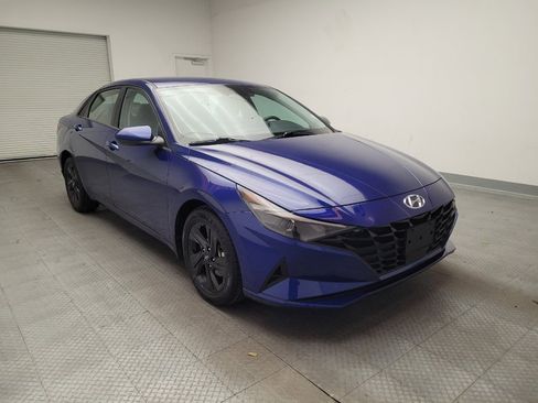 Used 2022 Hyundai Elantra SEL w/ Convenience Package FWD image 13
