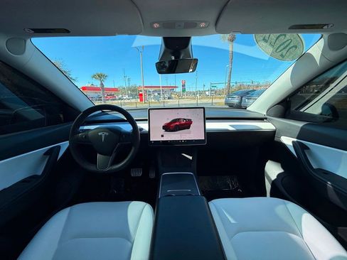 Used 2022 Tesla Model Y Performance image 20