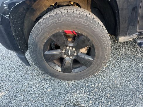 Used 2018 Chevrolet Colorado LT w/ Redline Special Edition image 24