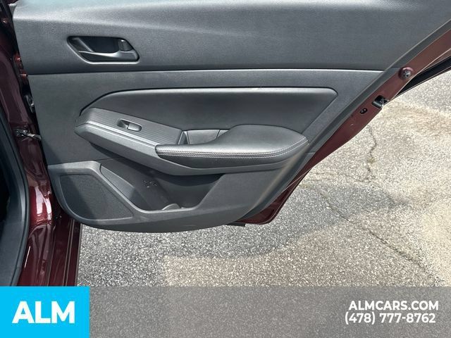 Used 2025 Nissan Altima 2.5 SV FWD image 18