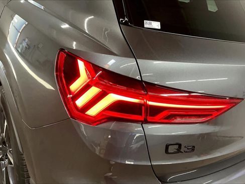 Used 2025 Audi Q3 2.0T Premium Plus w/ Premium Plus Package image 31