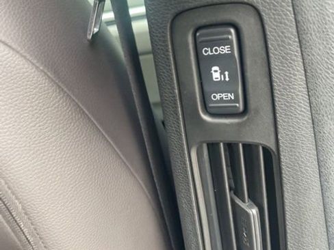 Used 2018 Honda Odyssey Elite image 30