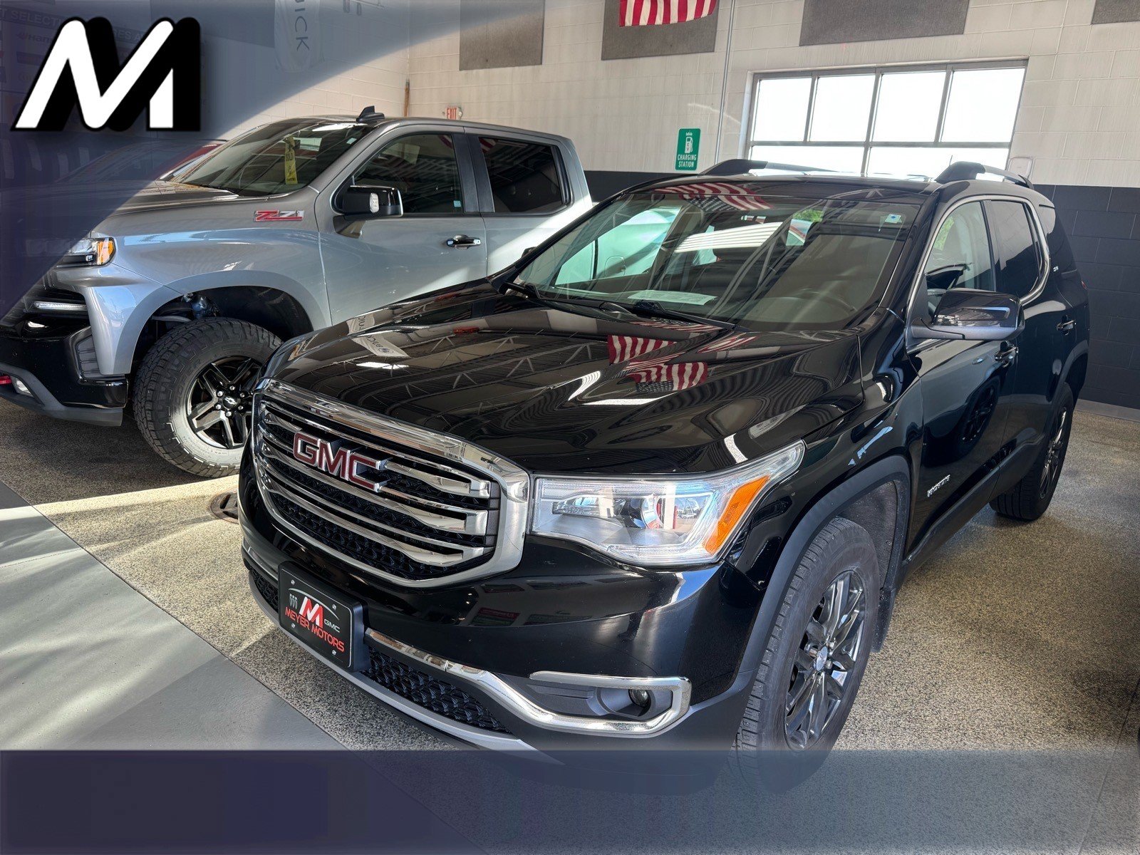 Used 2019 GMC Acadia SLT AWD/4WD image 1