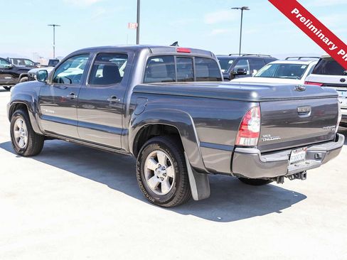 Used 2015 Toyota Tacoma PreRunner w/ TRD Sport Package RWD image 8